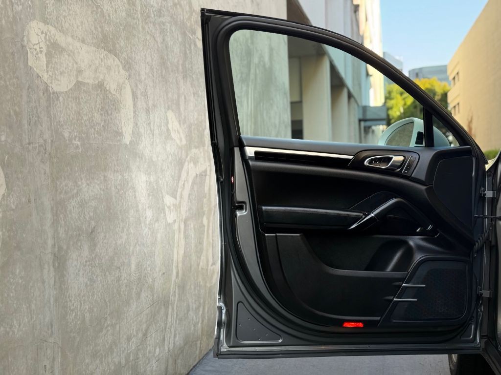2018 Porsche Cayenne Image 17