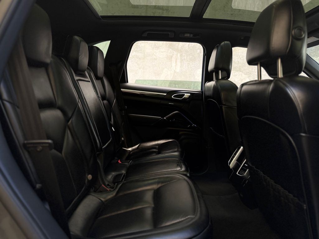 2018 Porsche Cayenne Image 26