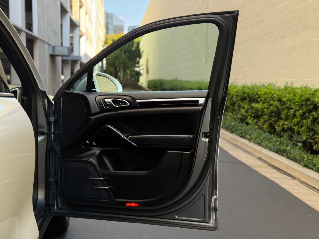 2018 Porsche Cayenne Image 27