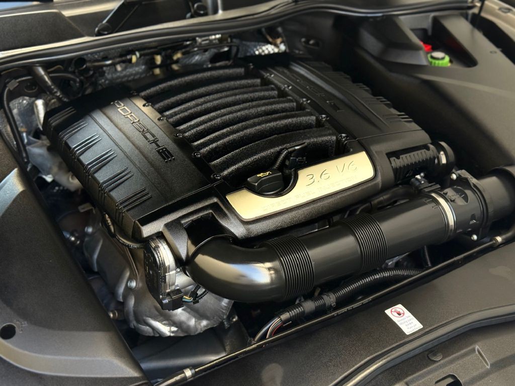 2018 Porsche Cayenne Image 38