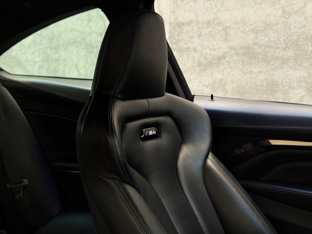 2015 BMW M4 Image 34