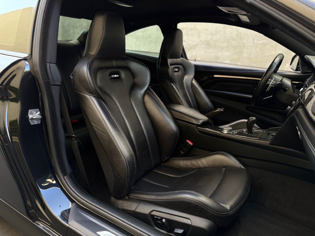 2015 BMW M4 Image 35