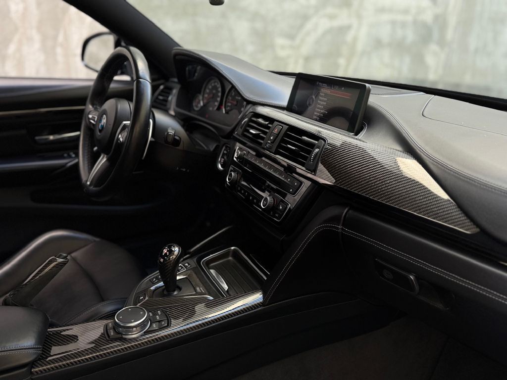 2015 BMW M4 Image 36