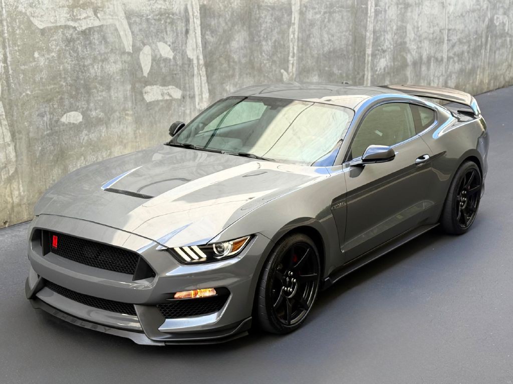 2018 Ford Mustang Image 2