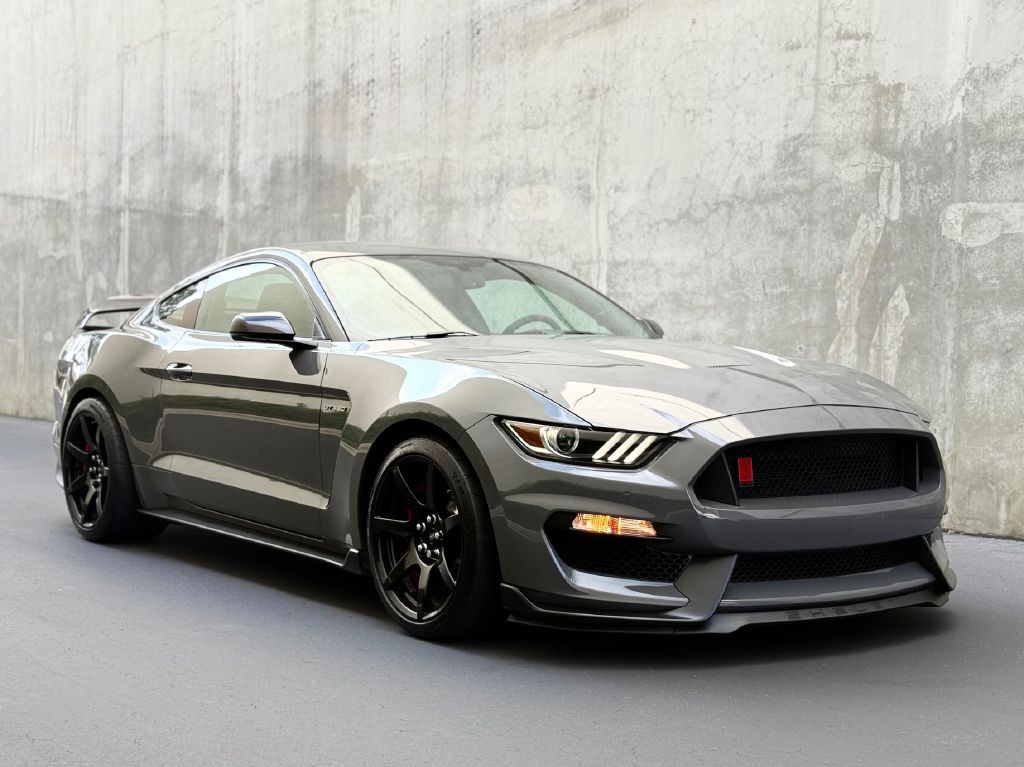 2018 Ford Mustang Image 17