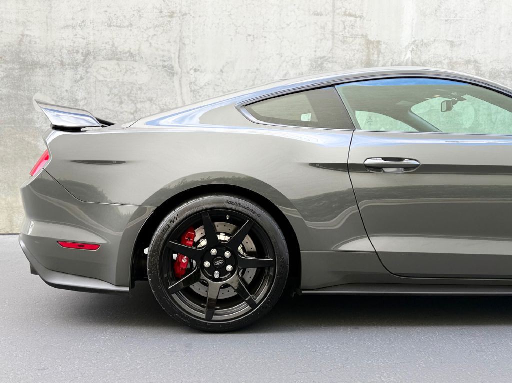 2018 Ford Mustang Image 21