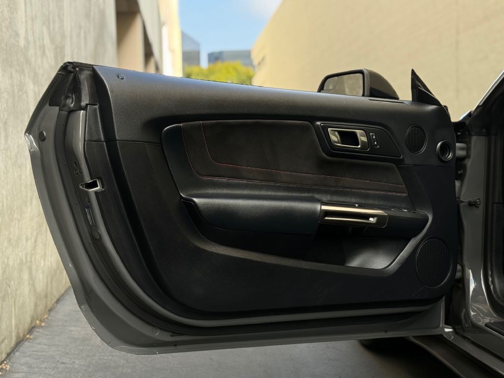 2018 Ford Mustang Image 27