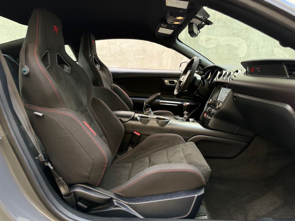 2018 Ford Mustang Image 38