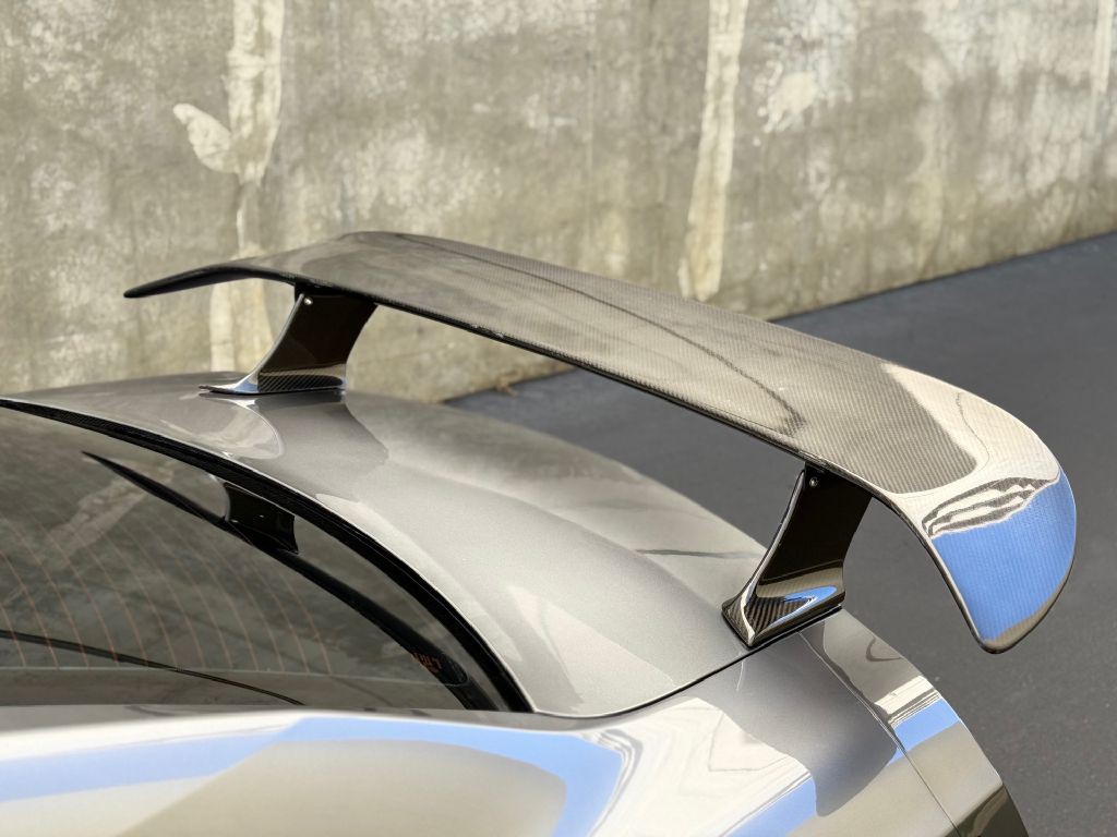 2010 Nissan GT-R Image 9