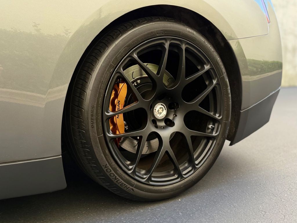 2010 Nissan GT-R Image 12