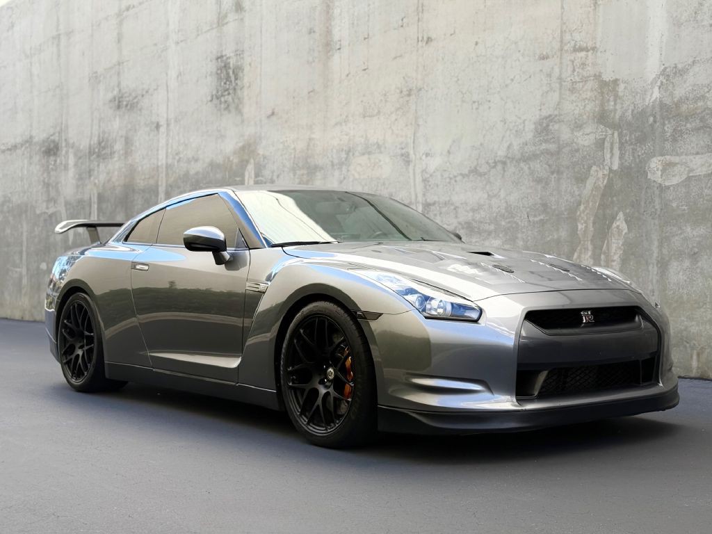 2010 Nissan GT-R Image 19
