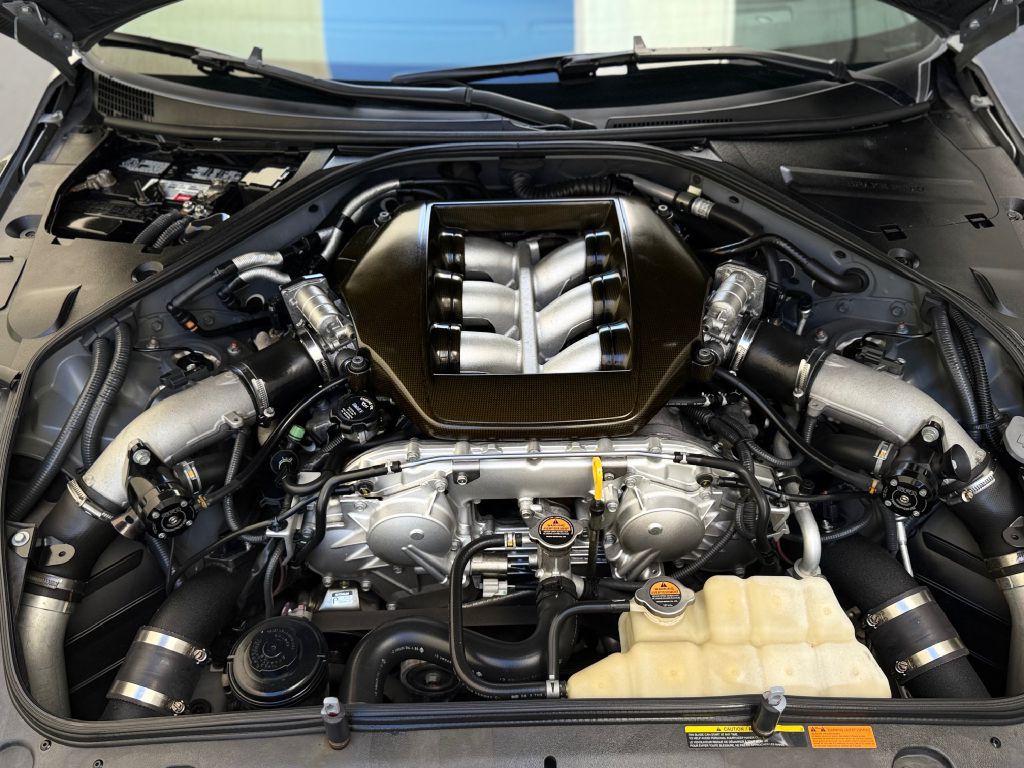 2010 Nissan GT-R Image 46