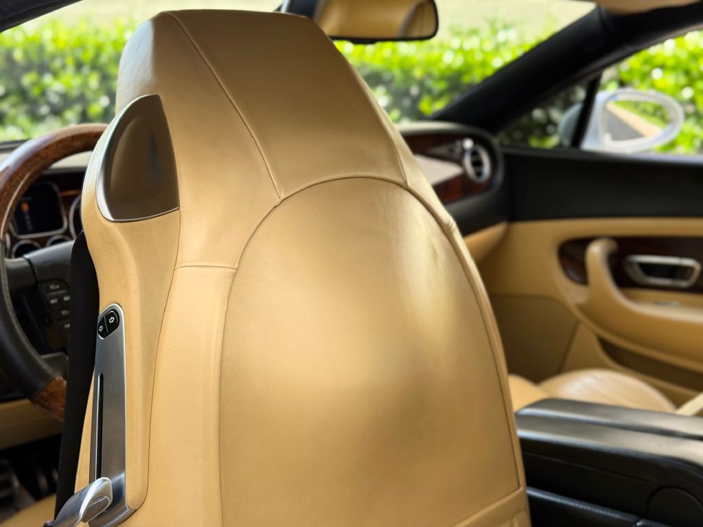 2005 Bentley Continental Image 25
