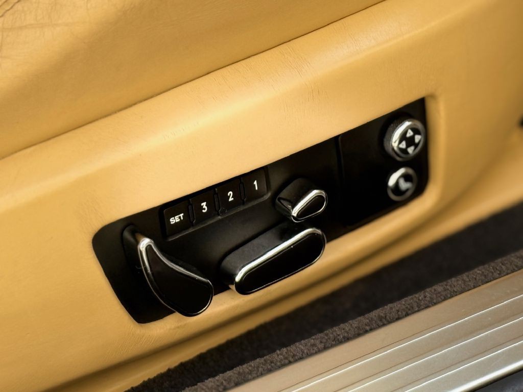2005 Bentley Continental Image 30