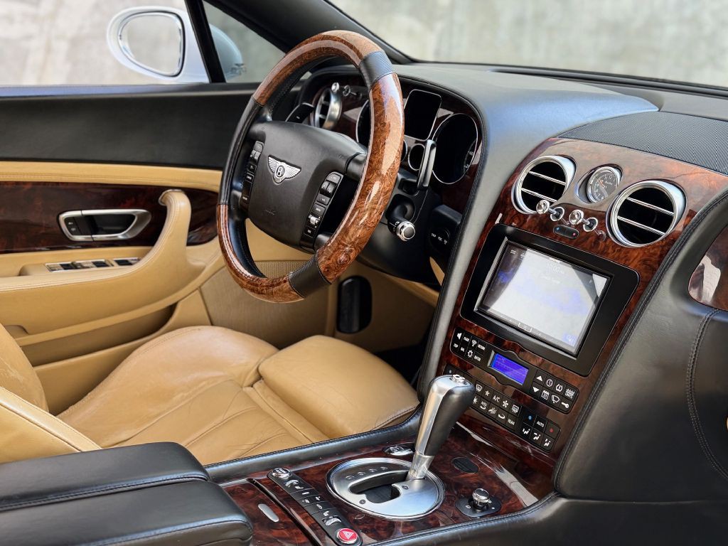2005 Bentley Continental Image 32
