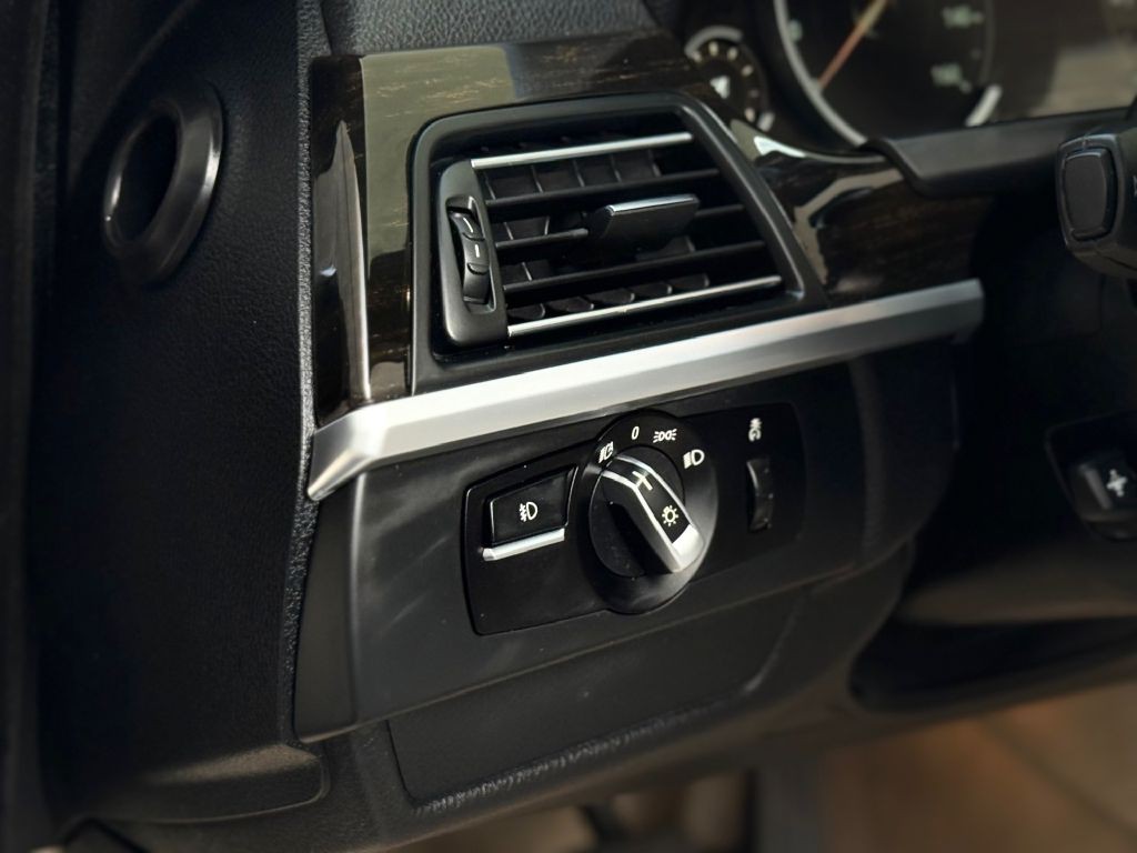 2015 BMW 6 Series Image 28