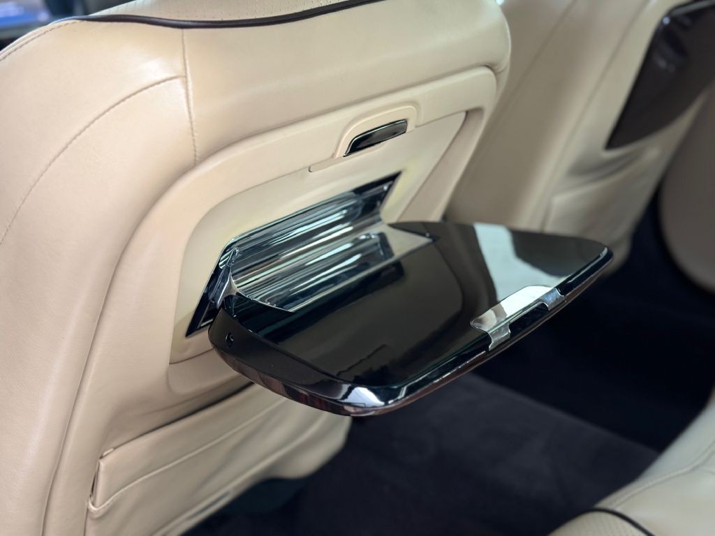 2011 Jaguar XJ Image 29