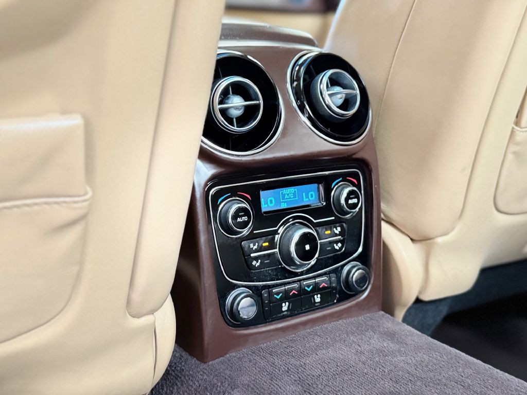 2011 Jaguar XJ Image 31