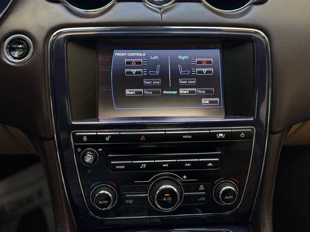 2011 Jaguar XJ Image 39