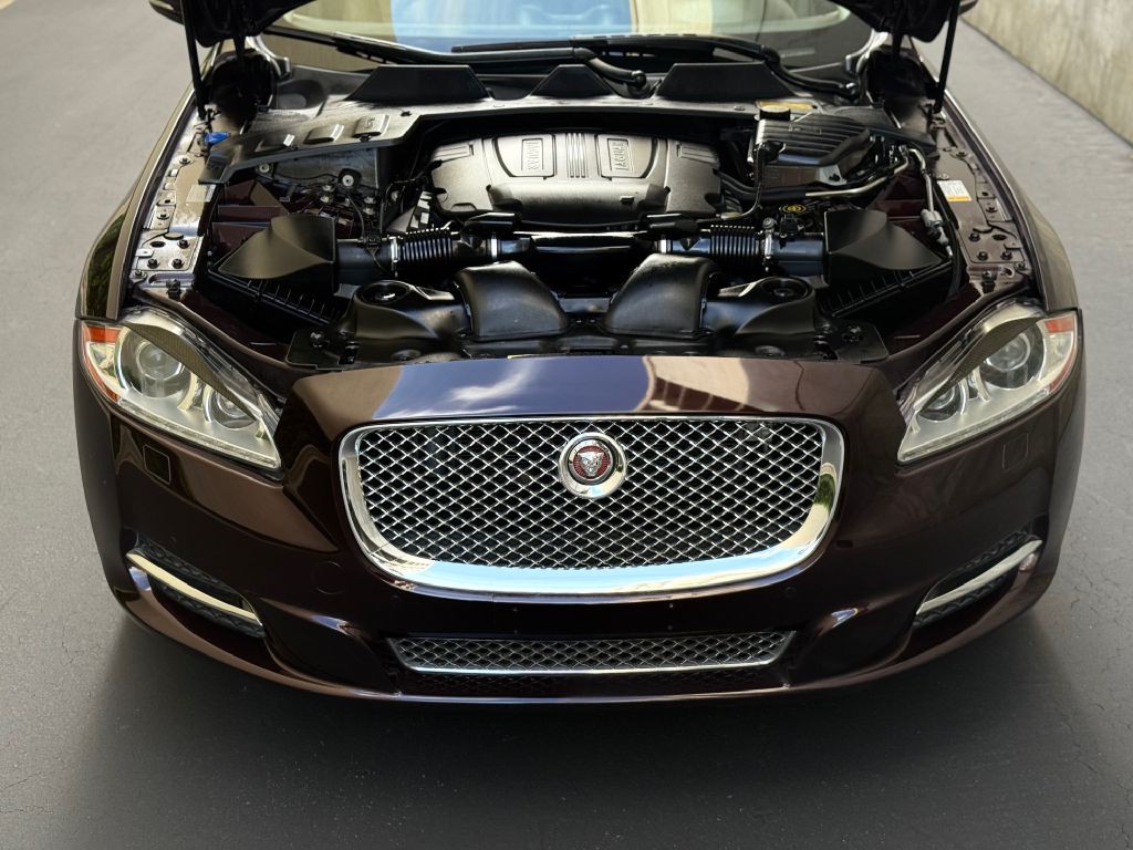 2011 Jaguar XJ Image 42