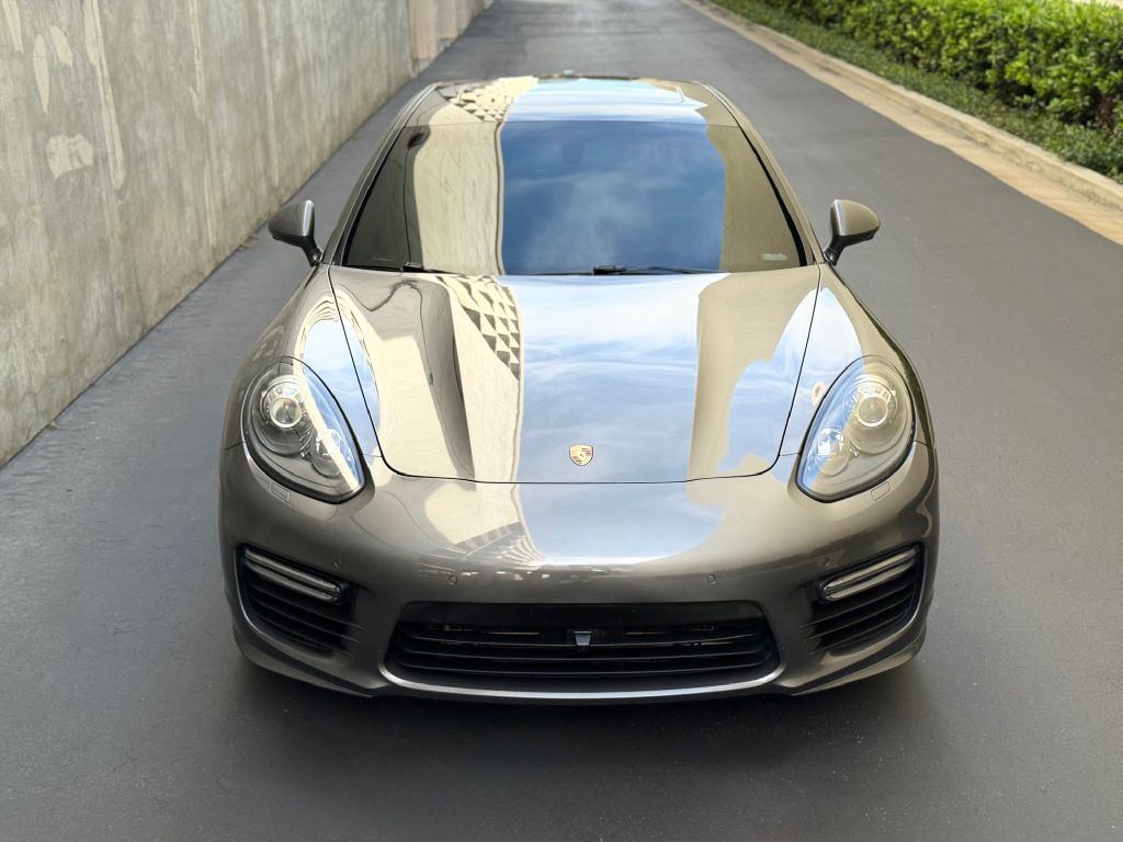 2014 Porsche Panamera Image 4