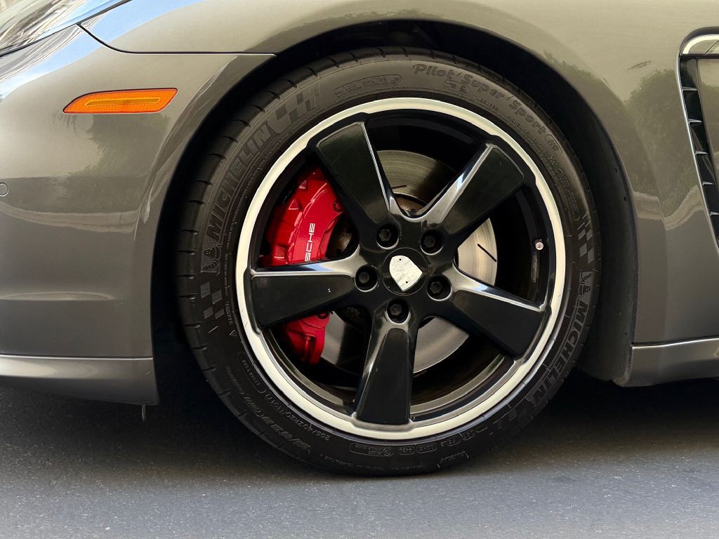 2014 Porsche Panamera Image 8