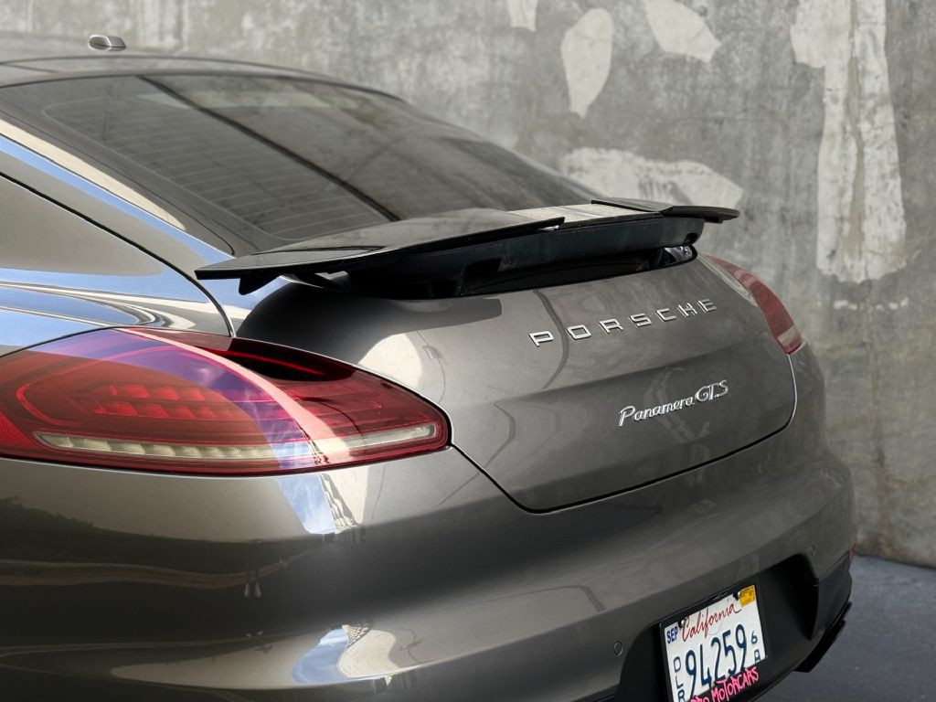 2014 Porsche Panamera Image 10
