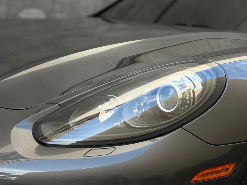2014 Porsche Panamera Image 13