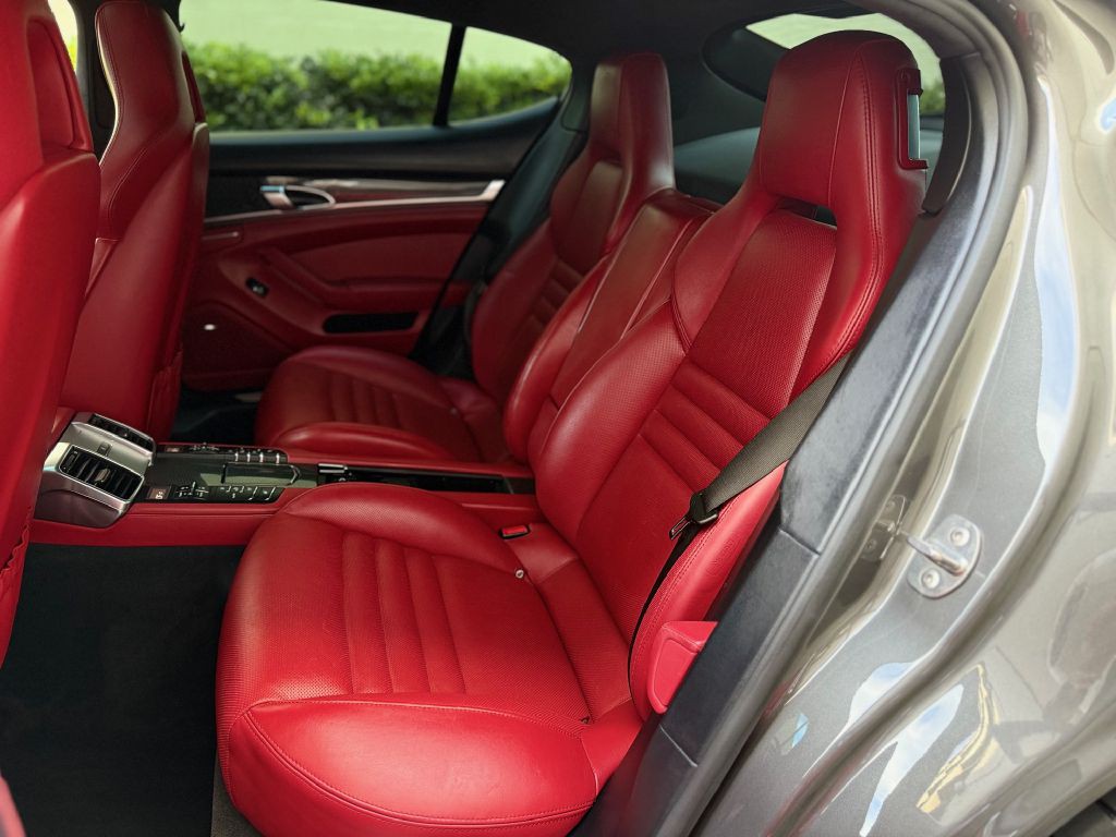 2014 Porsche Panamera Image 29