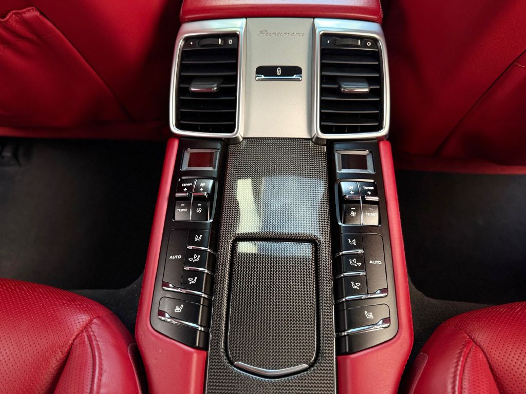 2014 Porsche Panamera Image 42