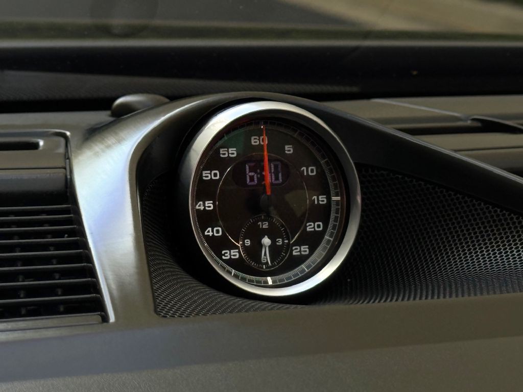 2014 Porsche Panamera Image 43