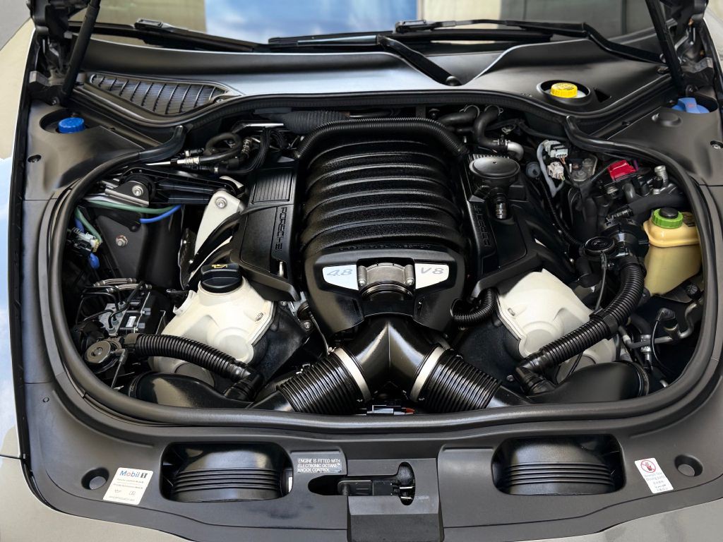 2014 Porsche Panamera Image 49