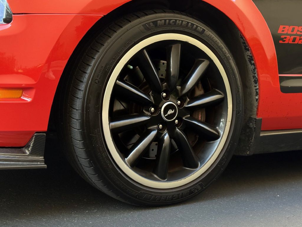 2012 Ford Mustang Image 13