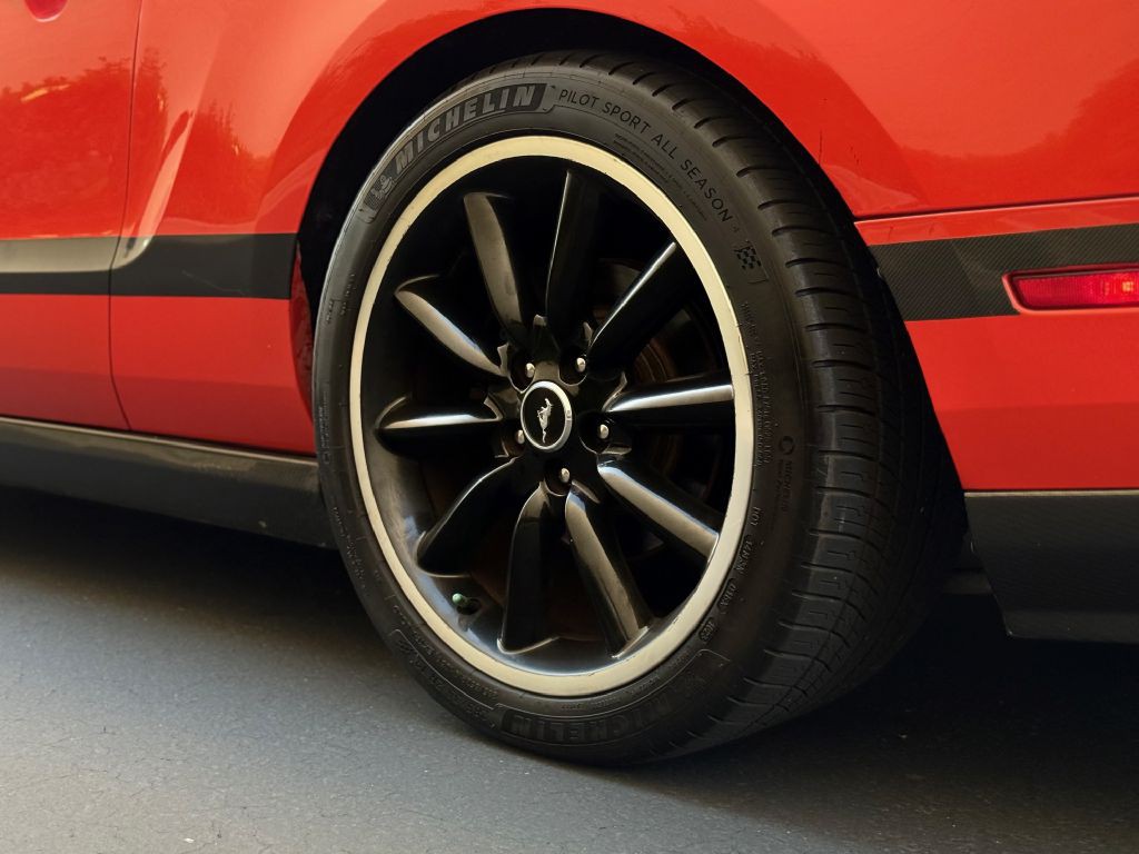 2012 Ford Mustang Image 14