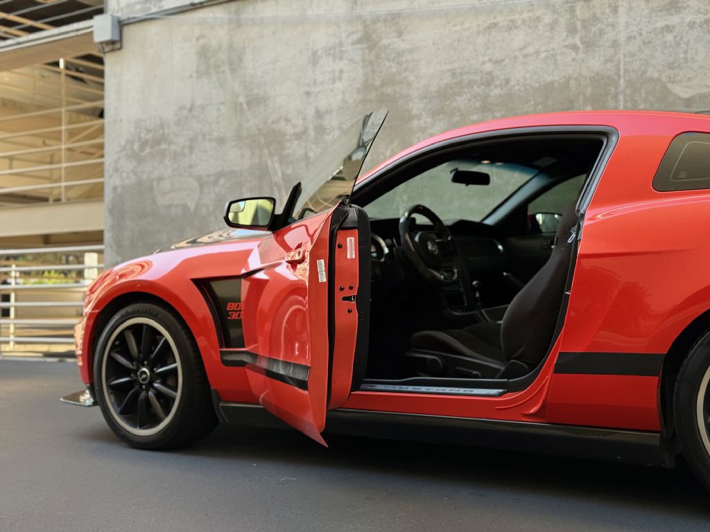2012 Ford Mustang Image 16