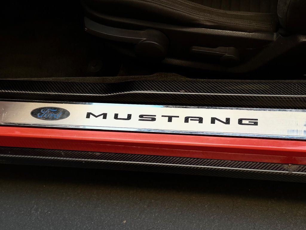 2012 Ford Mustang Image 27