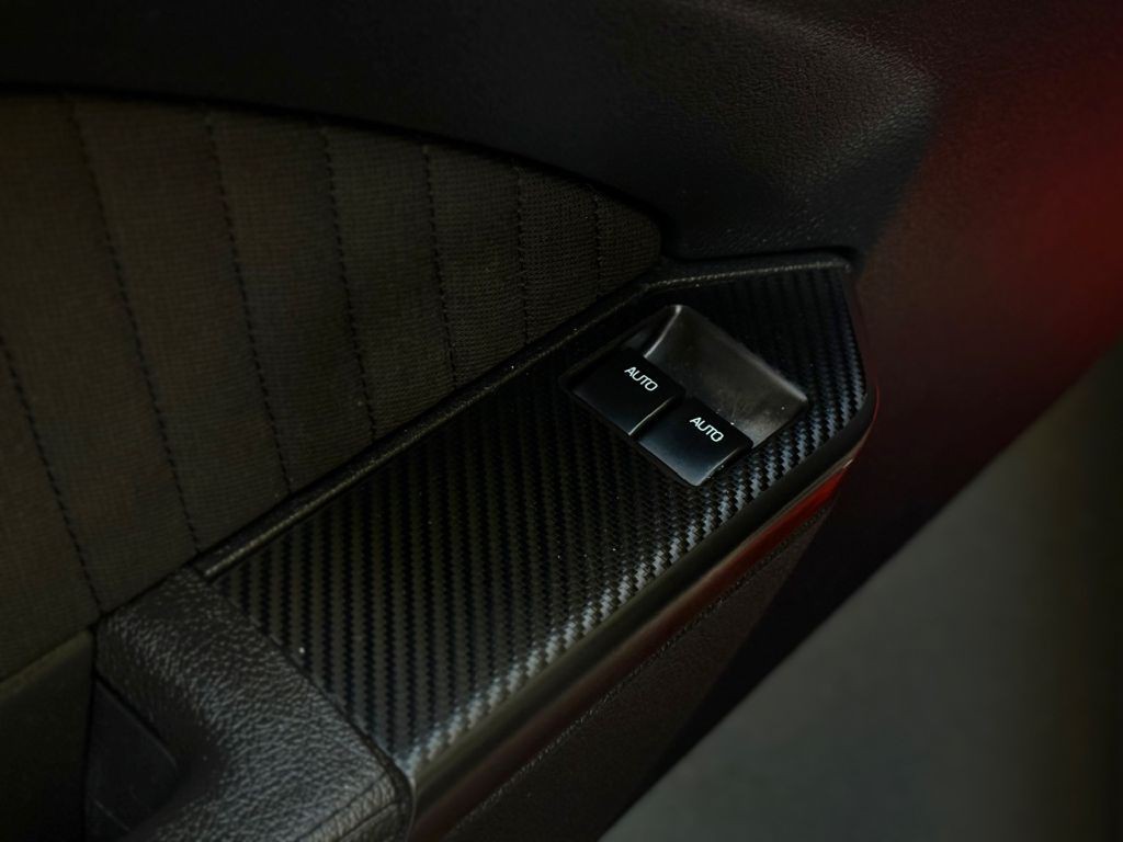 2012 Ford Mustang Image 28