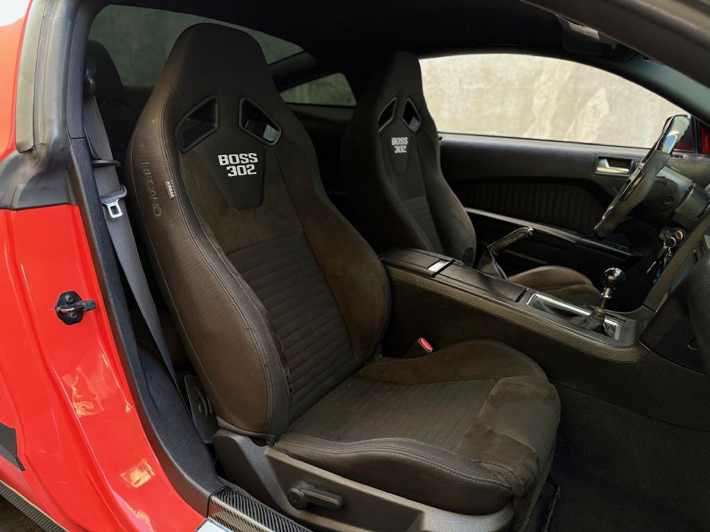 2012 Ford Mustang Image 32