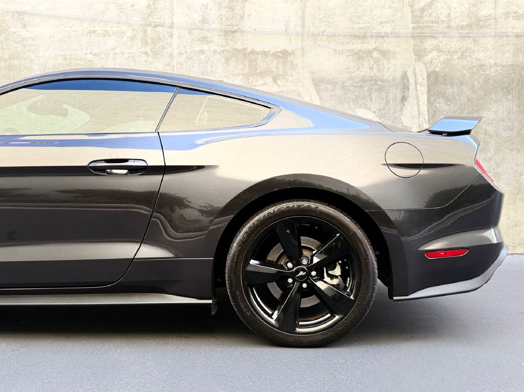 2022 Ford Mustang Image 6