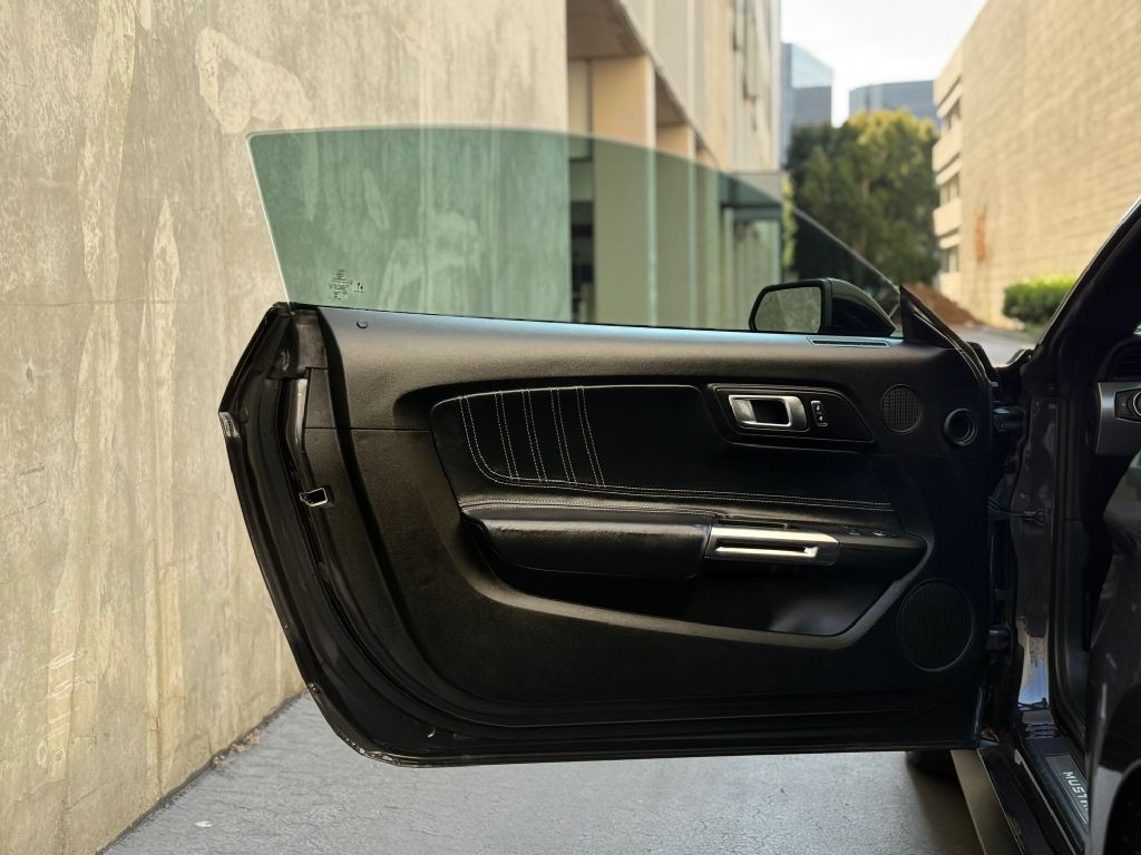 2022 Ford Mustang Image 15