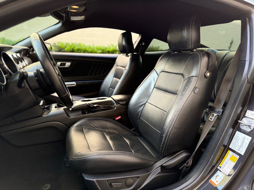 2022 Ford Mustang Image 16