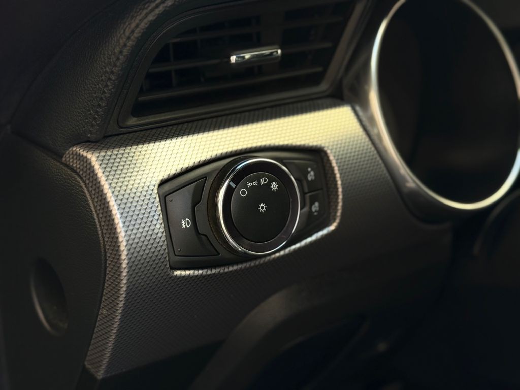 2022 Ford Mustang Image 18