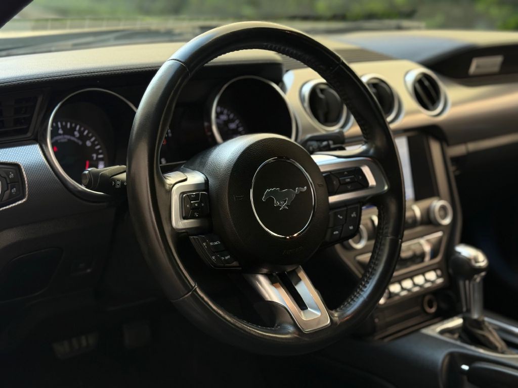 2022 Ford Mustang Image 19