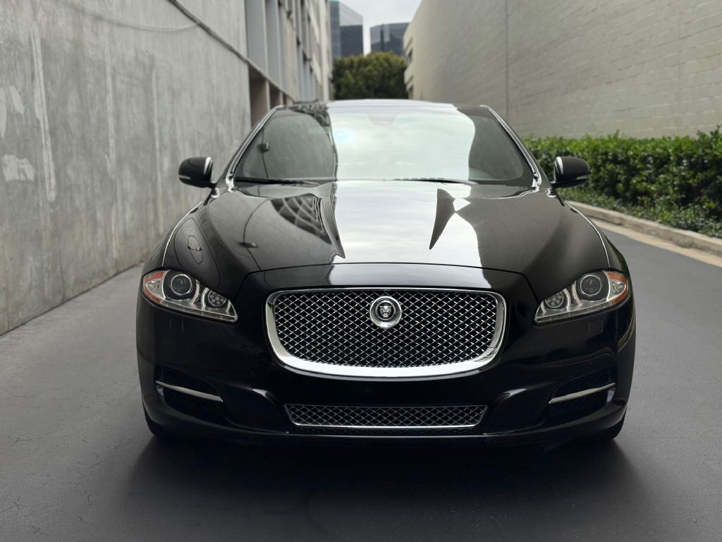 2011 Jaguar XJ Image 4