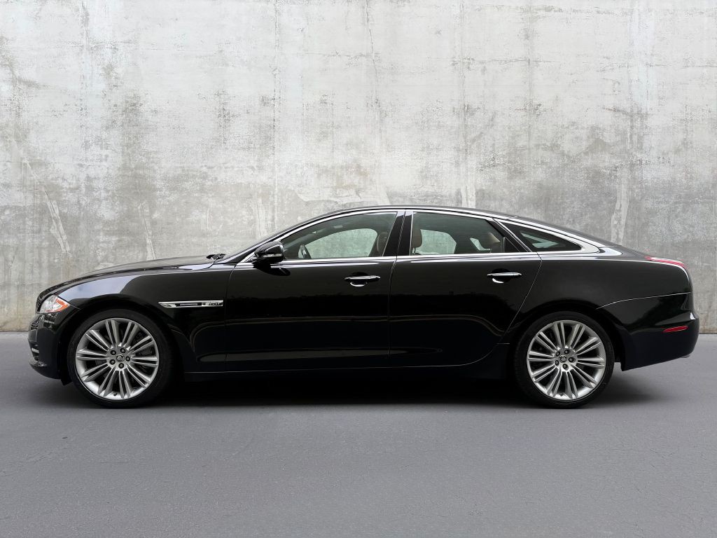2011 Jaguar XJ Image 5