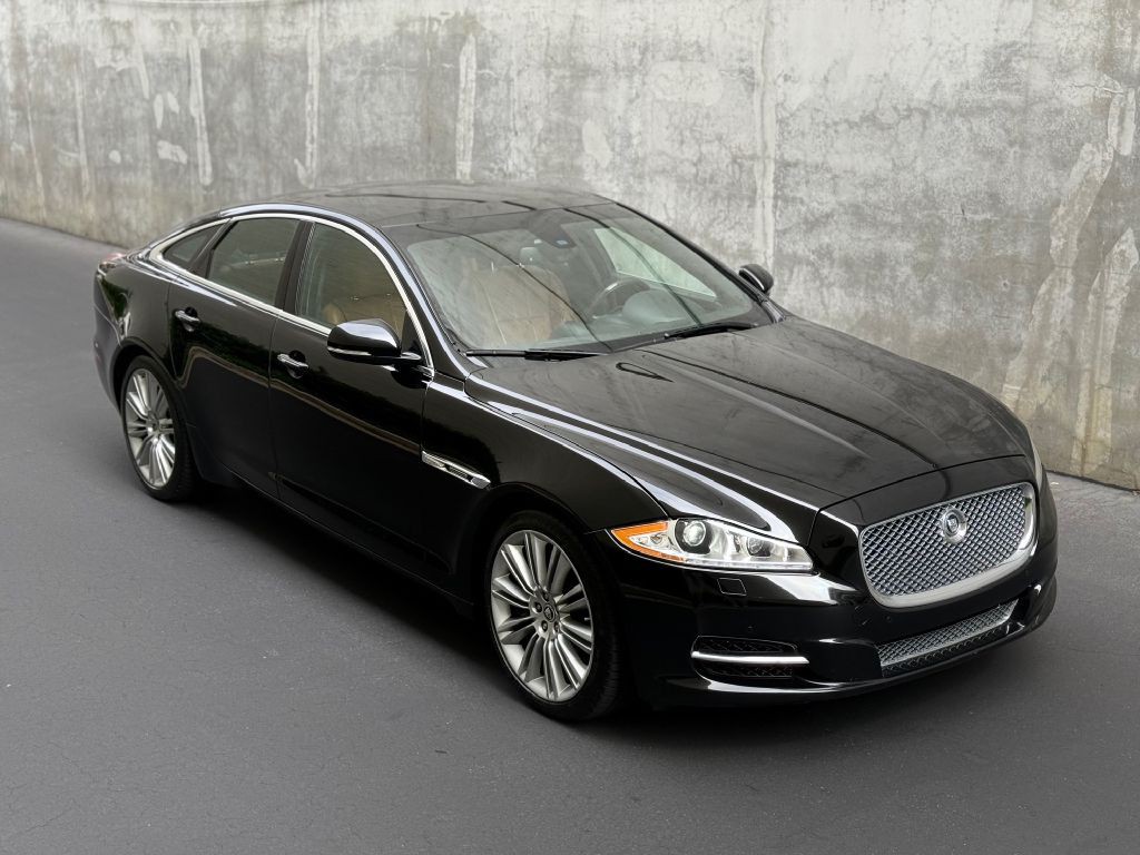 2011 Jaguar XJ Image 11