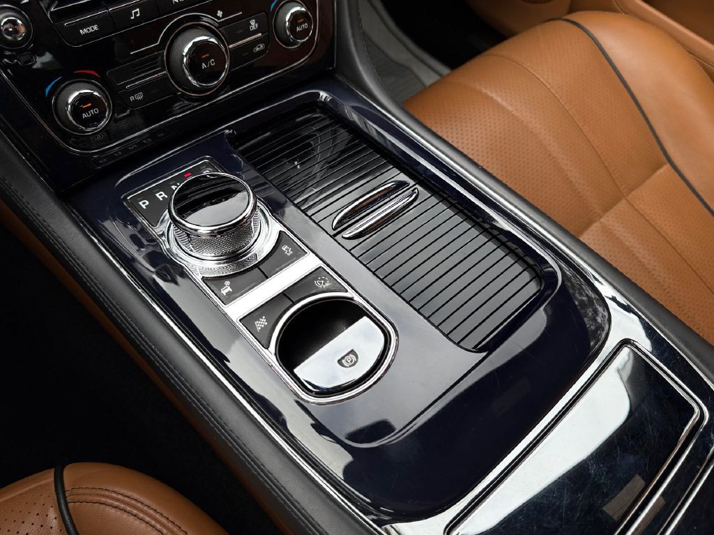 2011 Jaguar XJ Image 33