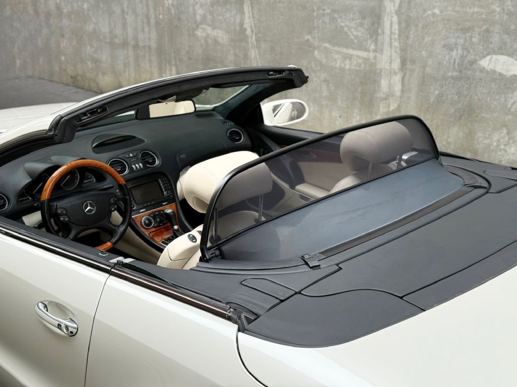2008 Mercedes-Benz SL-Class Image 11