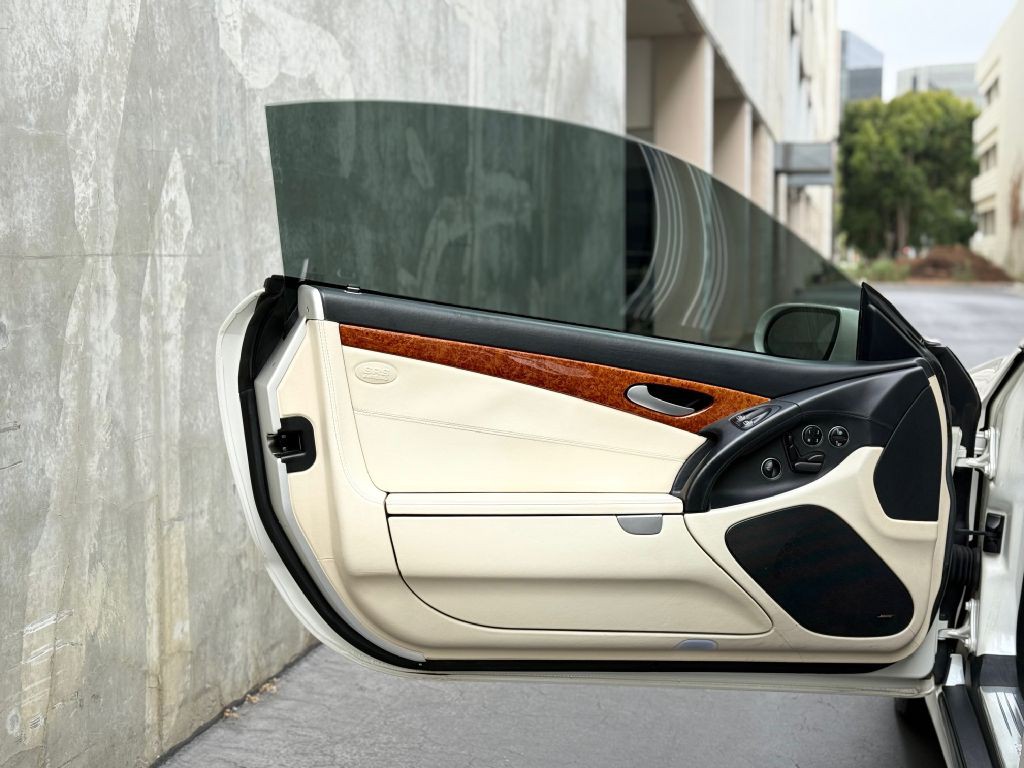 2008 Mercedes-Benz SL-Class Image 26