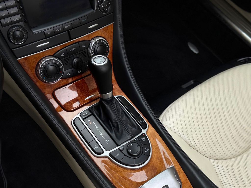 2008 Mercedes-Benz SL-Class Image 30